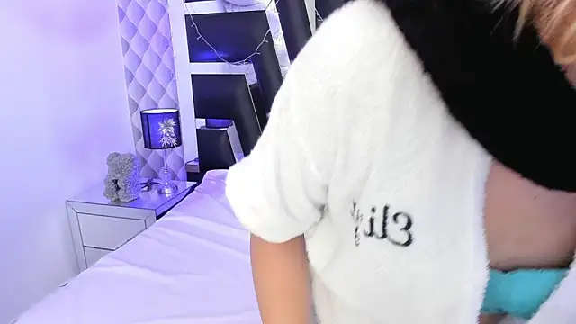 Snapshot of katya_kozlov chatting on March 15, 10:03 am katya kozlov online show from March 15, 10:03 am