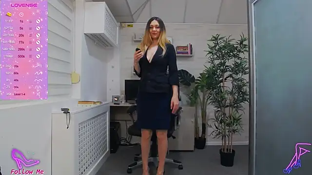 EllaMilf  online show from January 26, 10:12 am