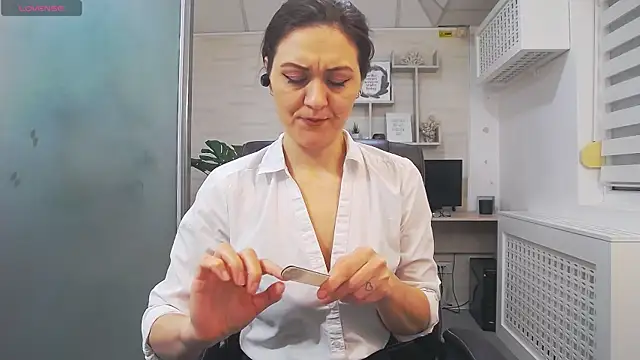 EllaMilf  online show from February 19, 8:41 pm