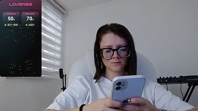 Snapshot of Arya_starrk chatting on December 23, 2:17 pm Arya starrk online show from December 23, 2:17 pm