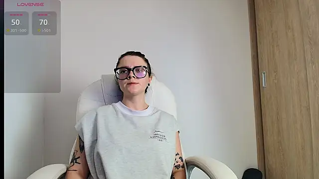 Snapshot of Arya_starrk chatting on March 9, 8:31 pm Arya starrk online show from March 9, 8:31 pm