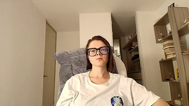 Snapshot of Arya_starrk chatting on October 1, 2:56 pm Arya starrk online show from October 1, 2:56 pm