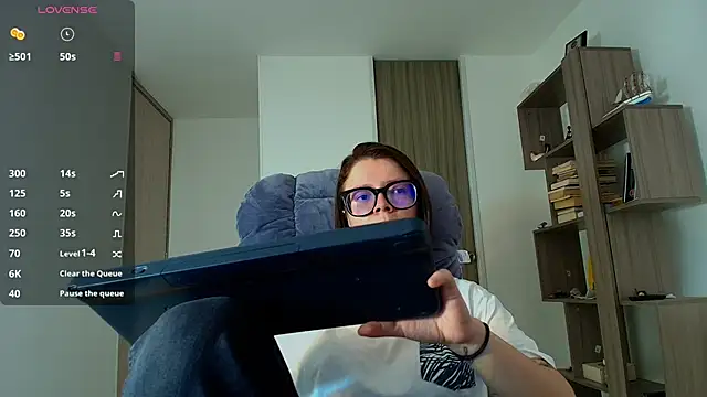 Snapshot of Arya_starrk chatting on October 22, 1:44 pm Arya starrk online show from October 22, 1:44 pm