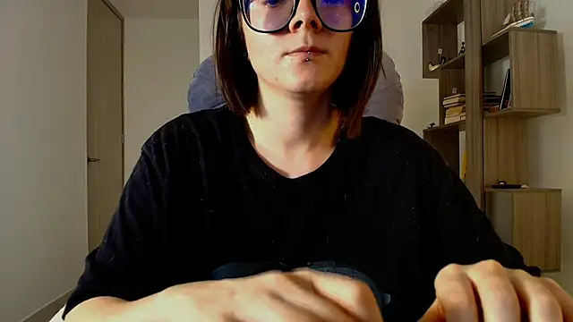 Snapshot of Arya_starrk chatting on November 24, 2:39 pm Arya starrk online show from November 24, 2:39 pm