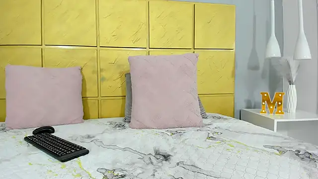 MauraGray online show from January 26, 11:39 pm