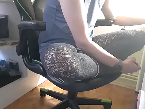 feathersify online show from November 18, 6:51 am