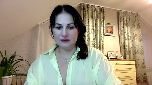 Snapshot of _sarairiti chatting on October 12, 11:53 am sarairiti online show from October 12, 11:53 am