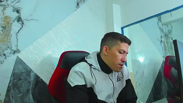 yeckodream online show from November 28, 5:43 am