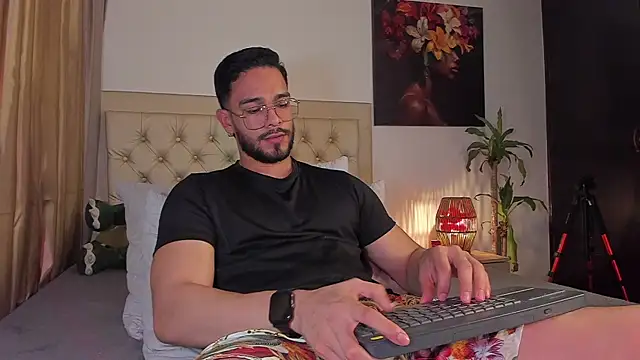 Josseph1  online show from March 18, 2:36 am