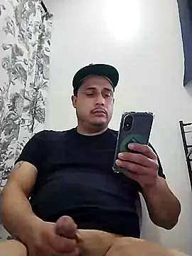 Snapshot of thickcocklatino chatting on December 2, 7:49 pm thickcocklatino online show from December 2, 7:49 pm