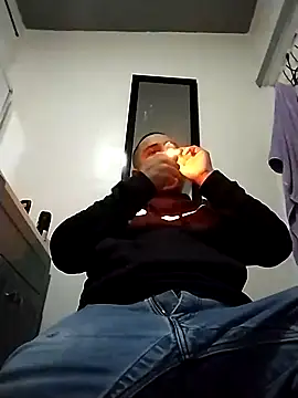 Snapshot of thickcocklatino chatting on December 31, 8:48 am thickcocklatino online show from December 31, 8:48 am