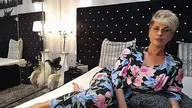 Snapshot of InannaStar chatting on February 21, 10:39 am InannaStar online show from February 21, 10:39 am