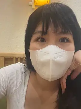 Snapshot of Onee-Chew chatting on December 2, 10:20 am Onee-Chew online show from December 2, 10:20 am