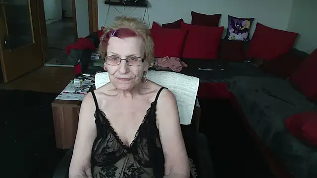 HeisseomaOriginal online show from February 19, 11:28 am