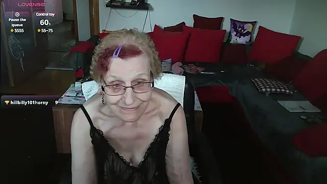 HeisseomaOriginal online show from February 26, 11:30 am