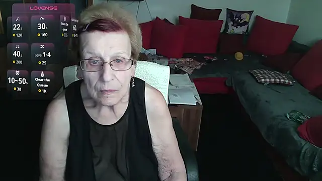 HeisseomaOriginal online show from October 23, 7:07 am