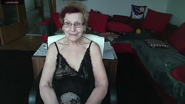 HeisseomaOriginal online show from October 29, 8:27 am