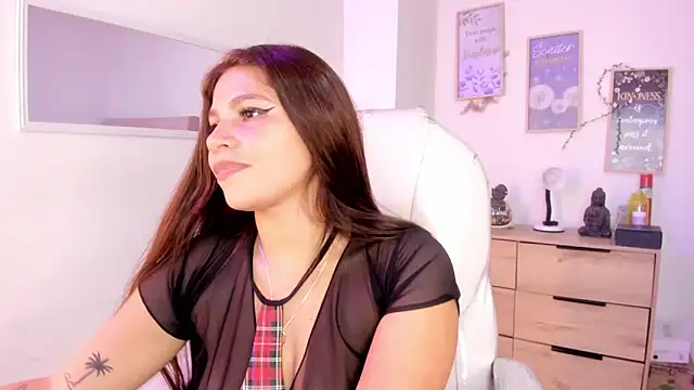 bluee hazell online show from February 7, 5:51 pm