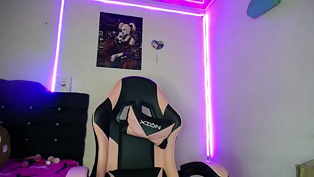 yuliana 19 online show from October 14, 11:11 am