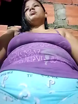 Snapshot of ValeriaSantos- chatting on December 28, 1:29 am ValeriaSantos- online show from December 28, 1:29 am