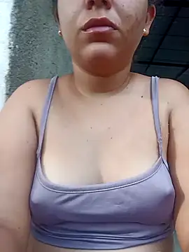 Snapshot of ValeriaSantos- chatting on January 4, 12:27 pm ValeriaSantos- online show from January 4, 12:27 pm