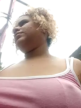 Snapshot of ValeriaSantos- chatting on January 5, 3:13 pm ValeriaSantos- online show from January 5, 3:13 pm