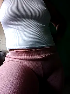 Snapshot of ValeriaSantos- chatting on October 9, 4:38 pm ValeriaSantos- online show from October 9, 4:38 pm