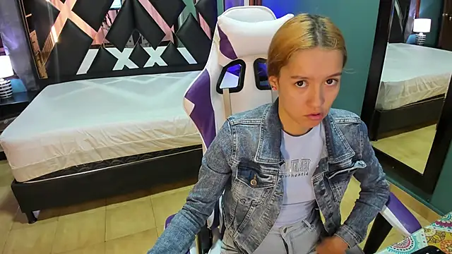 Linda4Petite online show from January 26, 1:15 pm