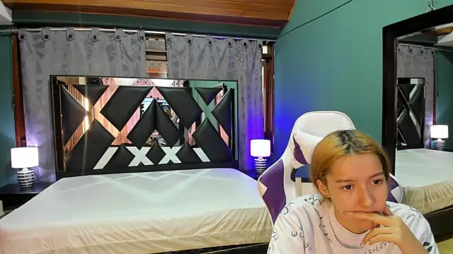 Linda4Petite online show from February 9, 1:35 pm