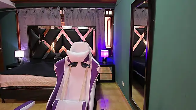 Linda4Petite online show from February 19, 6:10 pm