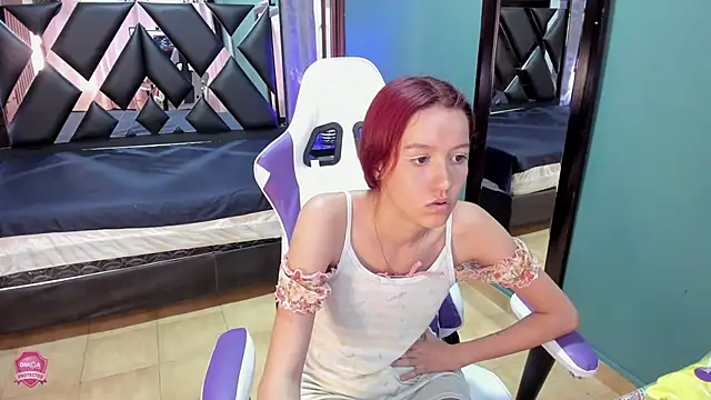 Linda4Petite online show from March 8, 9:51 pm