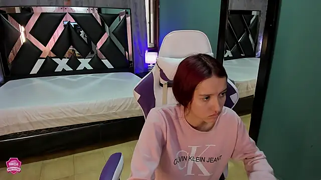 Linda4Petite online show from March 9, 1:04 pm