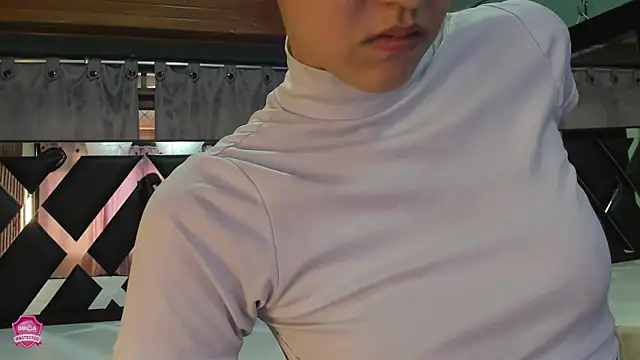 Linda4Petite online show from March 12, 6:11 pm