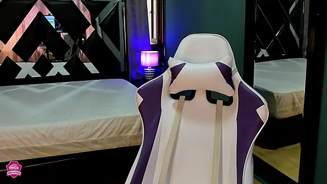 Linda4Petite online show from March 15, 6:10 pm