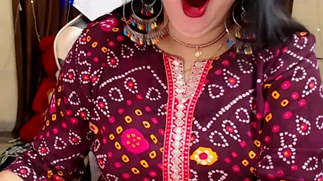 Naughty Kashish online show from November 24, 5:18 am