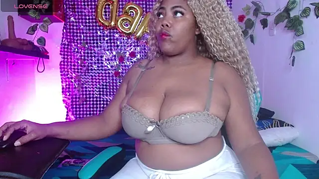 niawk  online show from October 22, 1:44 pm