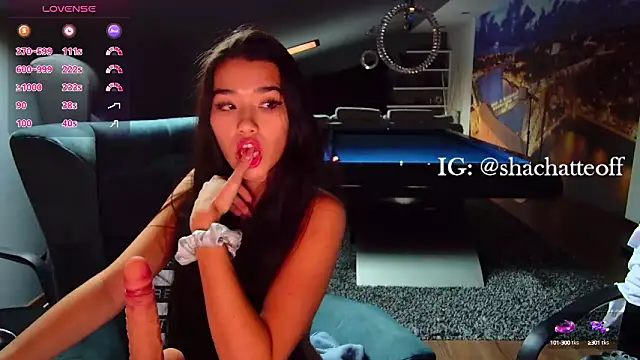 Snapshot of shachatteof chatting on October 5, 8:23 am shachatteof online show from October 5, 8:23 am