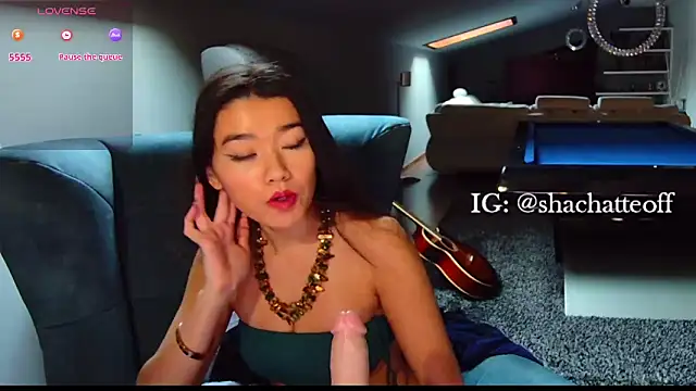 Snapshot of shachatteof chatting on November 26, 10:27 am shachatteof online show from November 26, 10:27 am