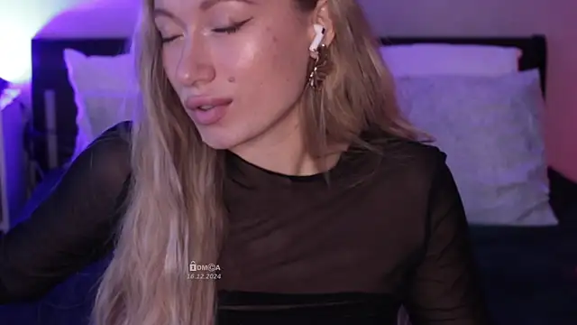 Blondie Bunny online show from December 16, 4:02 am