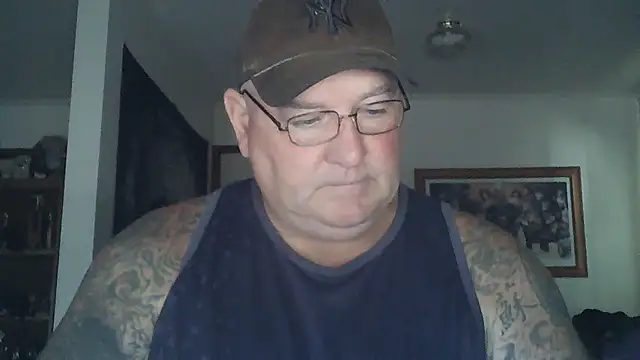 Snapshot of HOTANAL chatting on February 25, 1:30 am HOTANAL online show from February 25, 1:30 am