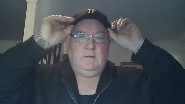 Snapshot of HOTANAL chatting on September 28, 10:37 pm HOTANAL online show from September 28, 10:37 pm