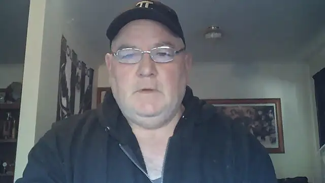 Snapshot of HOTANAL chatting on October 3, 10:18 pm HOTANAL online show from October 3, 10:18 pm