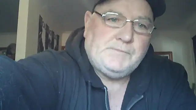 Snapshot of HOTANAL chatting on October 10, 10:09 pm HOTANAL online show from October 10, 10:09 pm