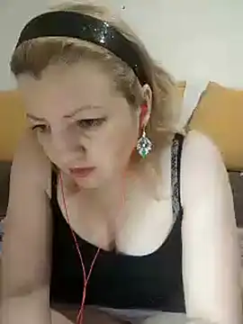 stefanyharper16 online show from March 2, 9:32 pm