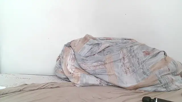 Snapshot of bonbonitaa chatting on February 14, 1:08 pm bonbonitaa online show from February 14, 1:08 pm