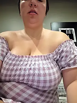 Snapshot of isabella_rossse chatting on September 21, 1:02 pm isabella rossse online show from September 21, 1:02 pm