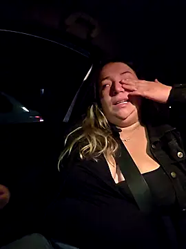 Snapshot of isabella_rossse chatting on October 29, 12:35 am isabella rossse online show from October 29, 12:35 am