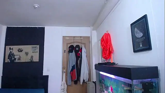 romeolovedark online show from January 31, 1:11 am