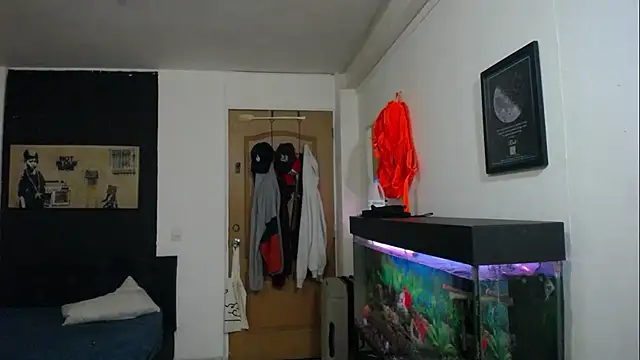 romeolovedark online show from February 2, 5:10 am