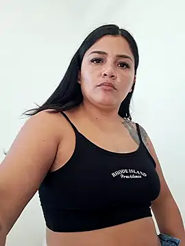 laura dirtyhot online show from December 26, 11:21 am